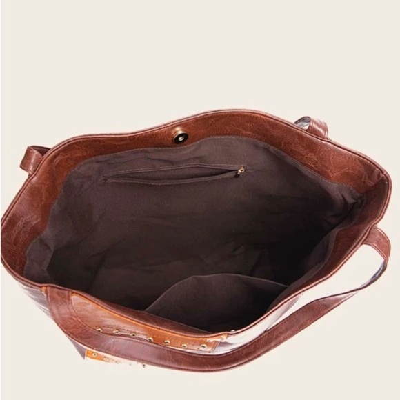 Women's Rivet large capacity Leather Cross Shoulder Handbag - Picture 8 of 10